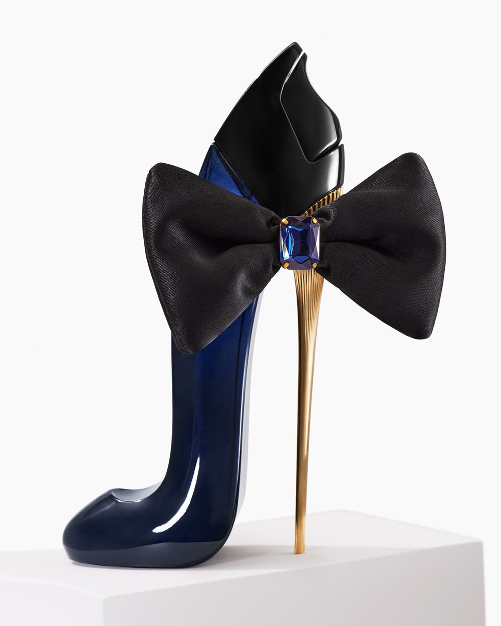 Carolina Herrera Good Girl Bow - đánh giá và giá Home Fragrance White Jasmine